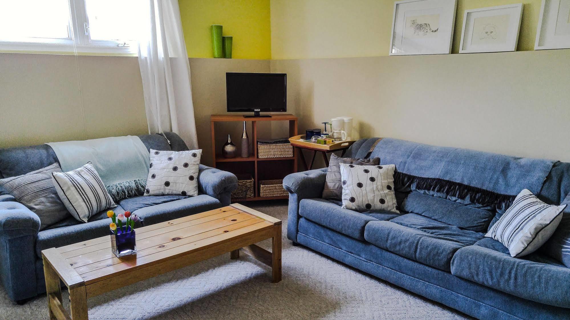 Opus 74 Bed & Breakfast ストラトフォード エクステリア 写真